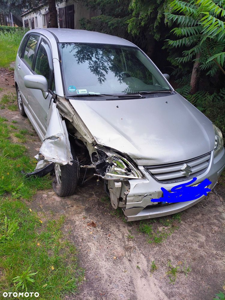 Suzuki Liana - 4