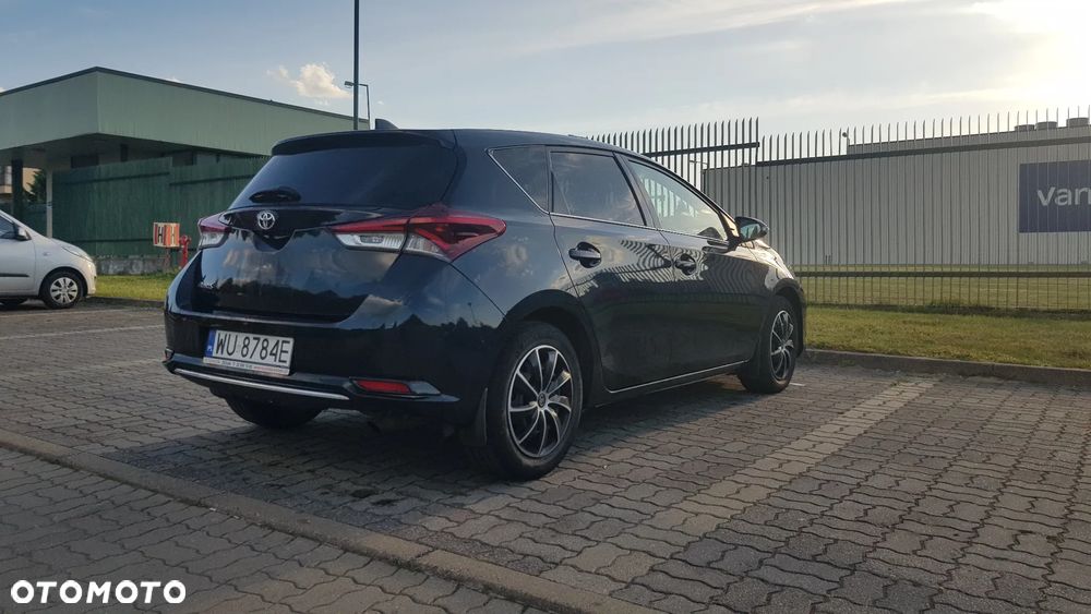 Toyota Auris 1.6 Premium - 8