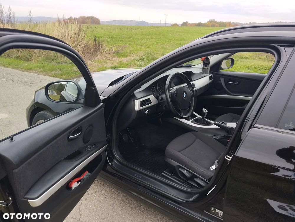 BMW Seria 3 318d - 9