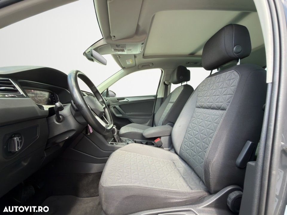 Volkswagen Tiguan - 12