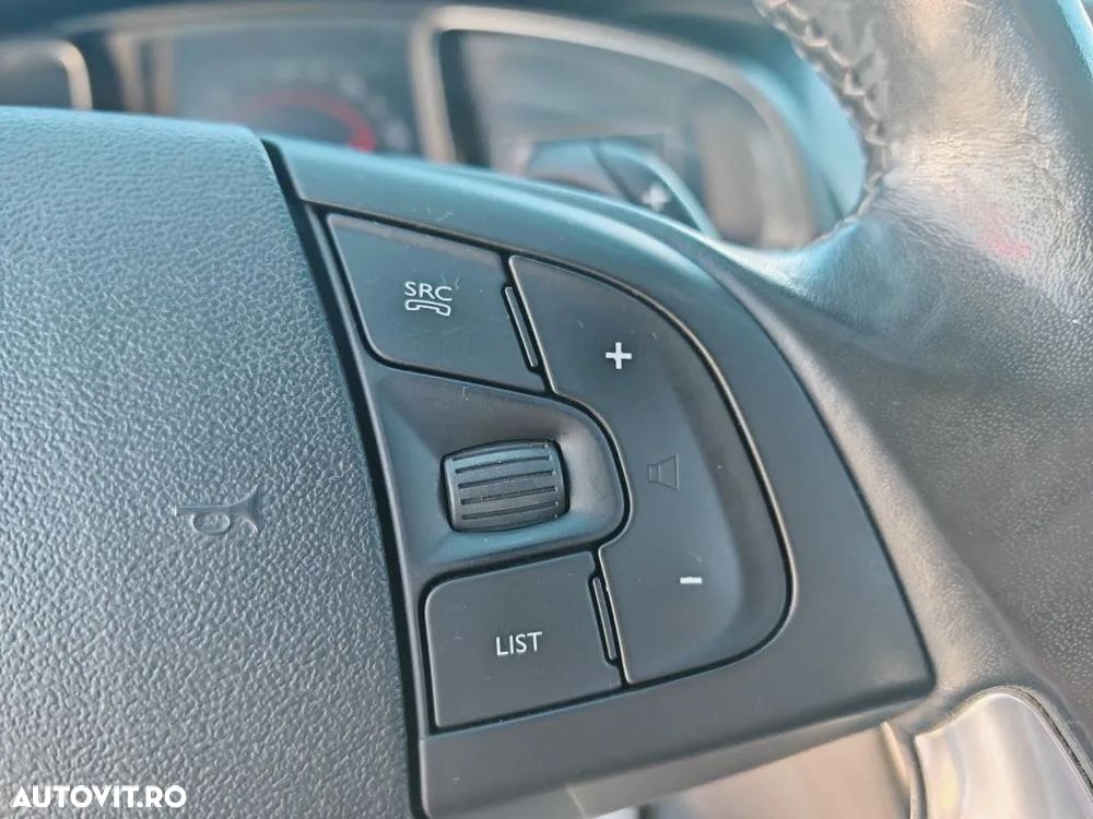 Citroën DS5 Hybrid4 EGS6 SportChic - 16