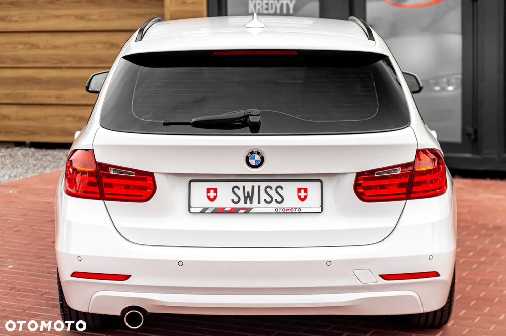BMW Seria 3 320i Modern Line - 12