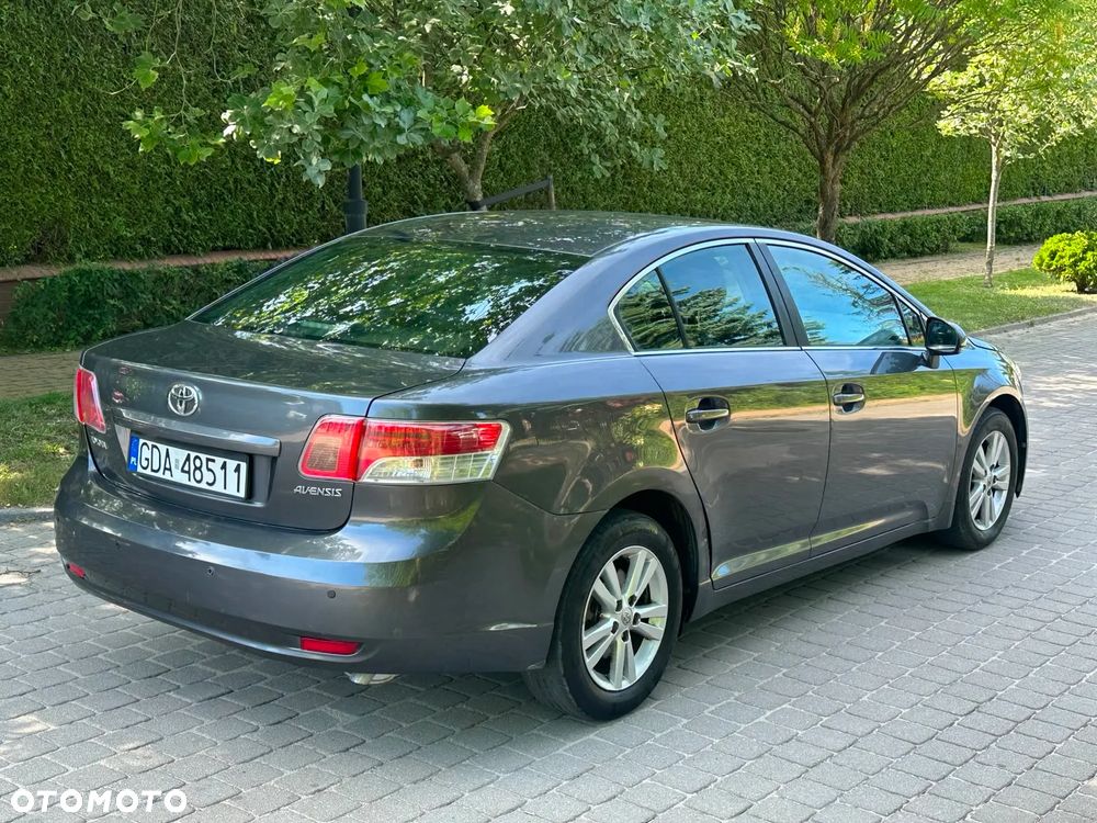 Toyota Avensis 1.8 Sol - 6