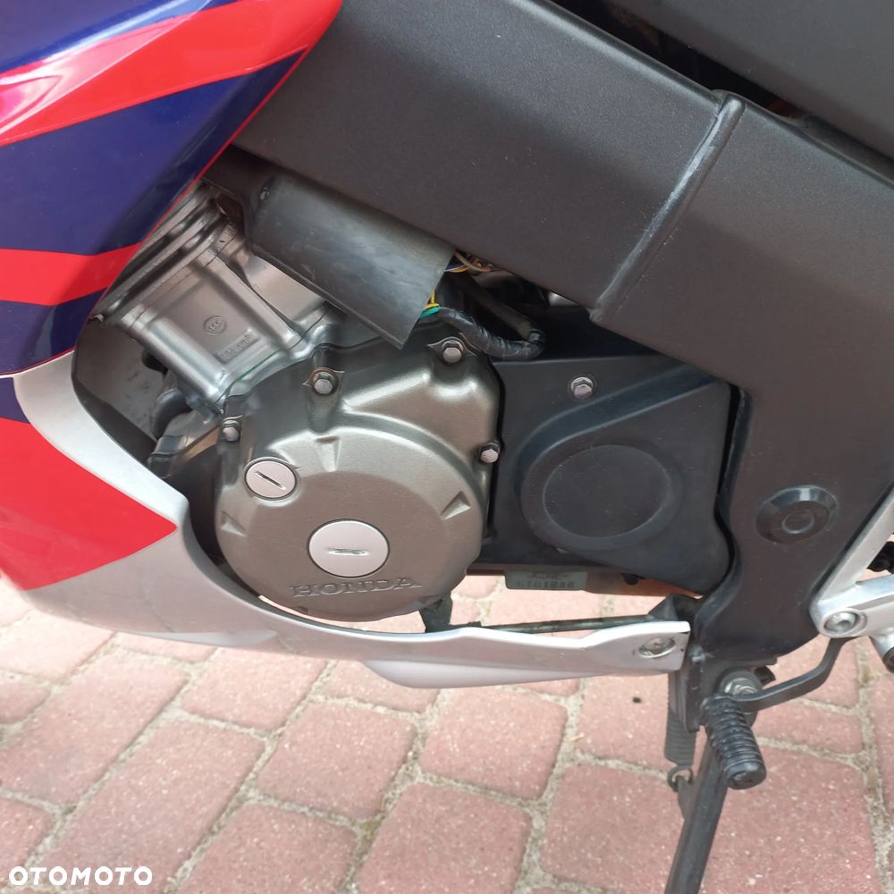 Honda CBR - 13