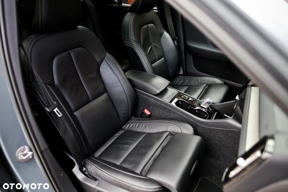 Volvo XC 40 B4 AWD Plus Bright - 31