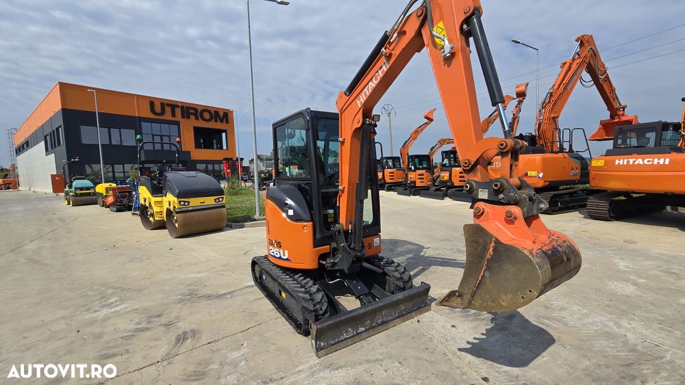 Hitachi ZX26U-6. 2025, 220 ore, Masa operationala 2,8 tone, adancime sapare 3m, CUPLA RAPIDA+CUPA INGUSTA+CUPA LATA+CUPA TALUZ, inst  picion pe brate, senile 95% ok,. rotire in gabarit, produs JAPONIAposibilitate leasing 4 ani, CA NOU-PROMOTIE 32.500 EUR+Tva - 24