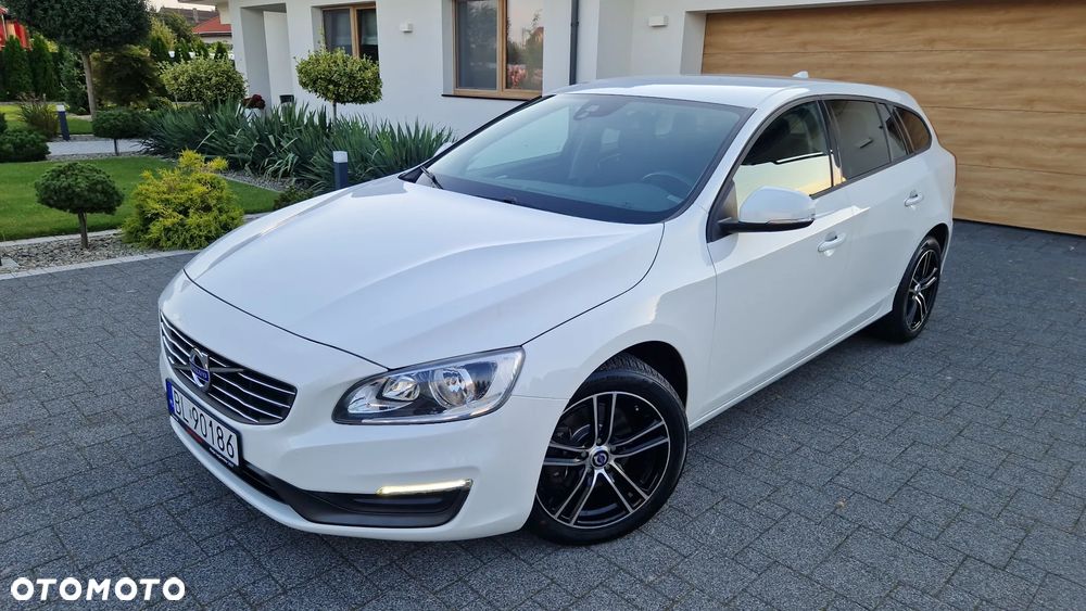 Volvo V60 D2 Momentum - 17