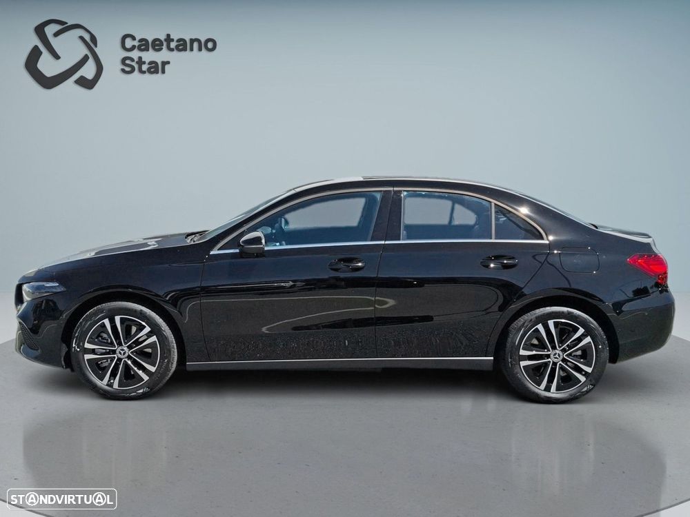 Mercedes-Benz a-250-limousine e - 5