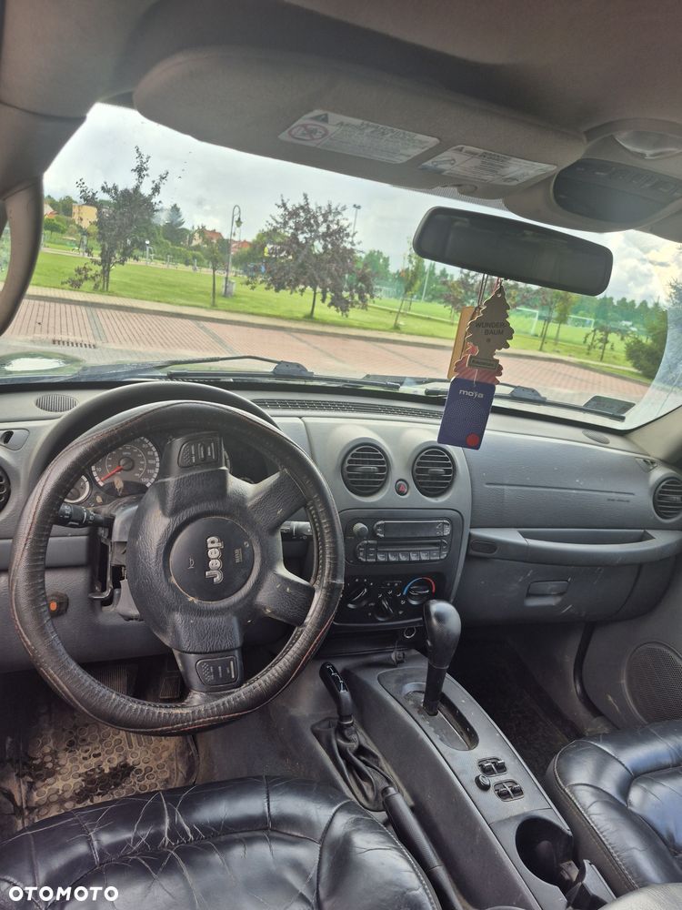Jeep Liberty - 6