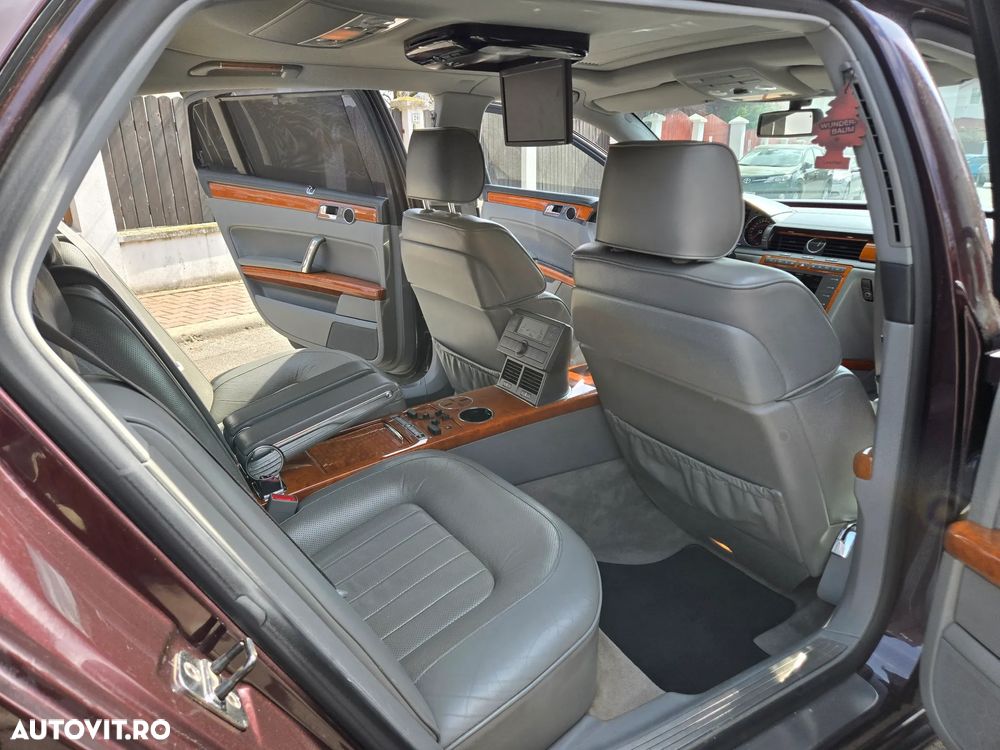 Volkswagen Phaeton - 24