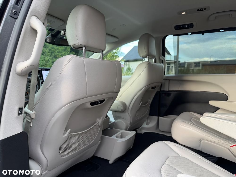 Chrysler Pacifica - 23