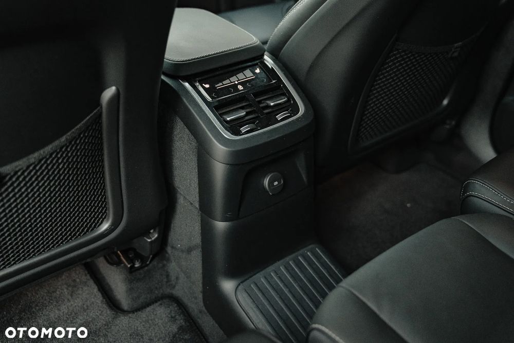 Volvo XC 90 T8 AWD Recharge Geartronic Inscription Edition - 29