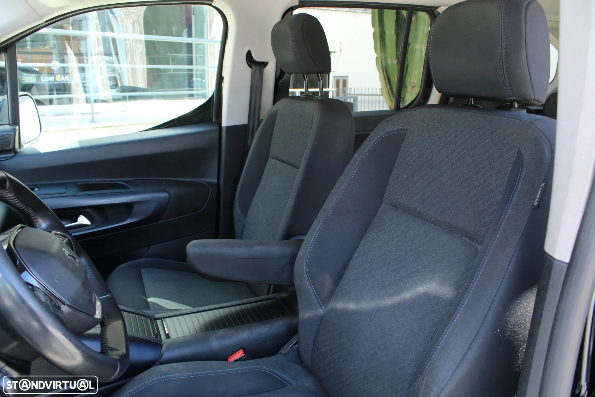 Peugeot Rifter 1.5 BlueHDi Longa Allure Pack 7L - 38