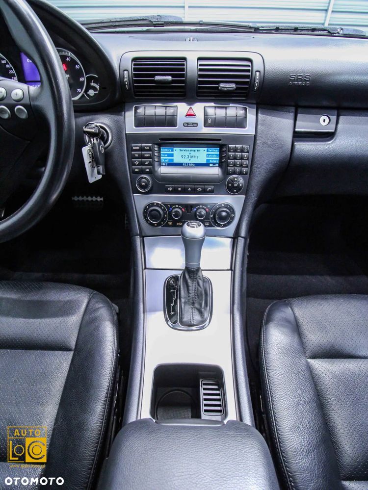 Mercedes-Benz Klasa C 200 T Kompressor Automatik Avantgarde Sport Edition - 16