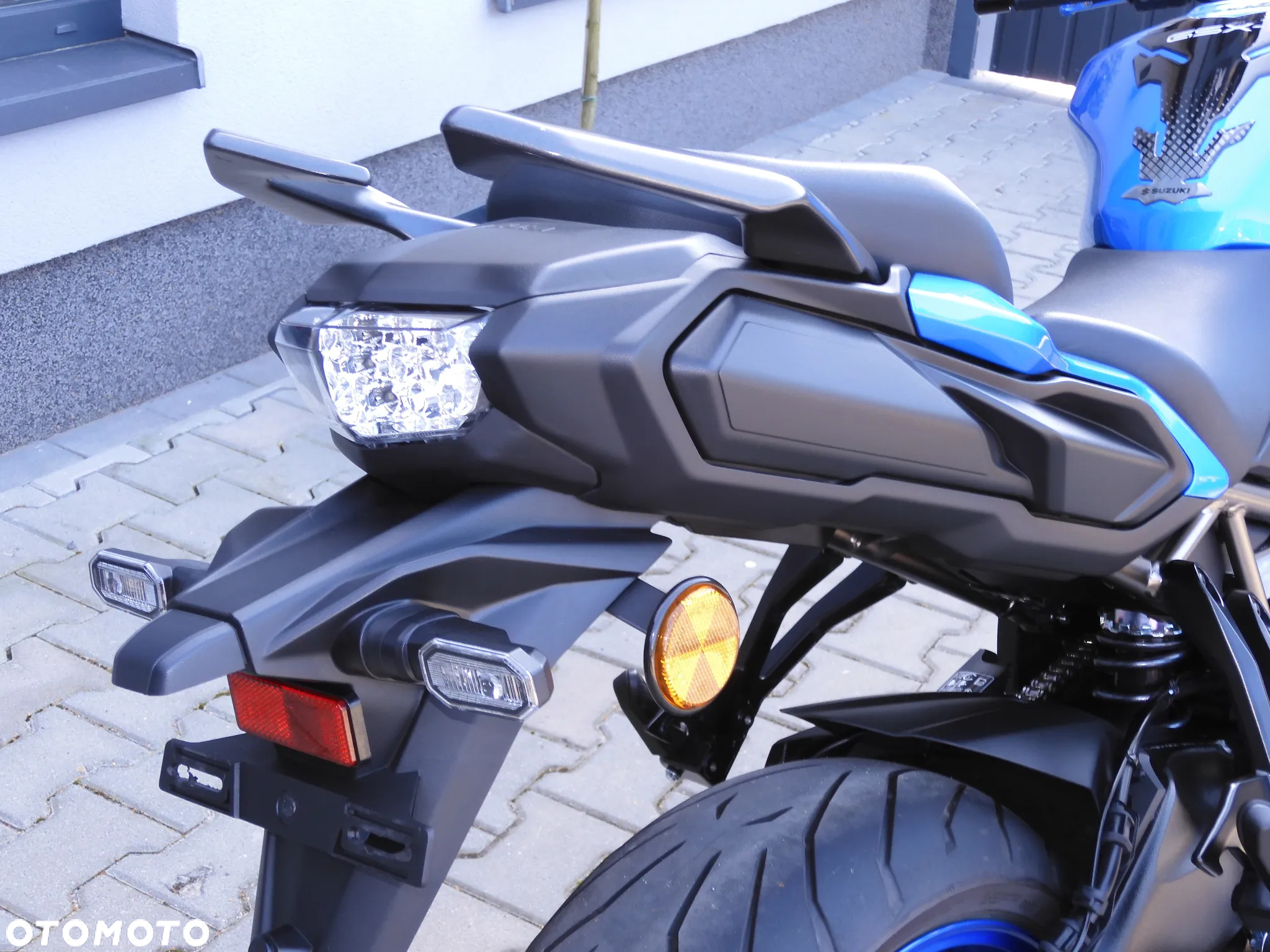 Suzuki GSX 1000 - 10