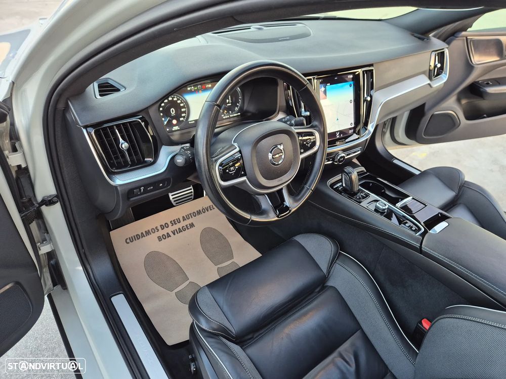 Volvo V60 2.0 T6 AWD TE R-Design - 16