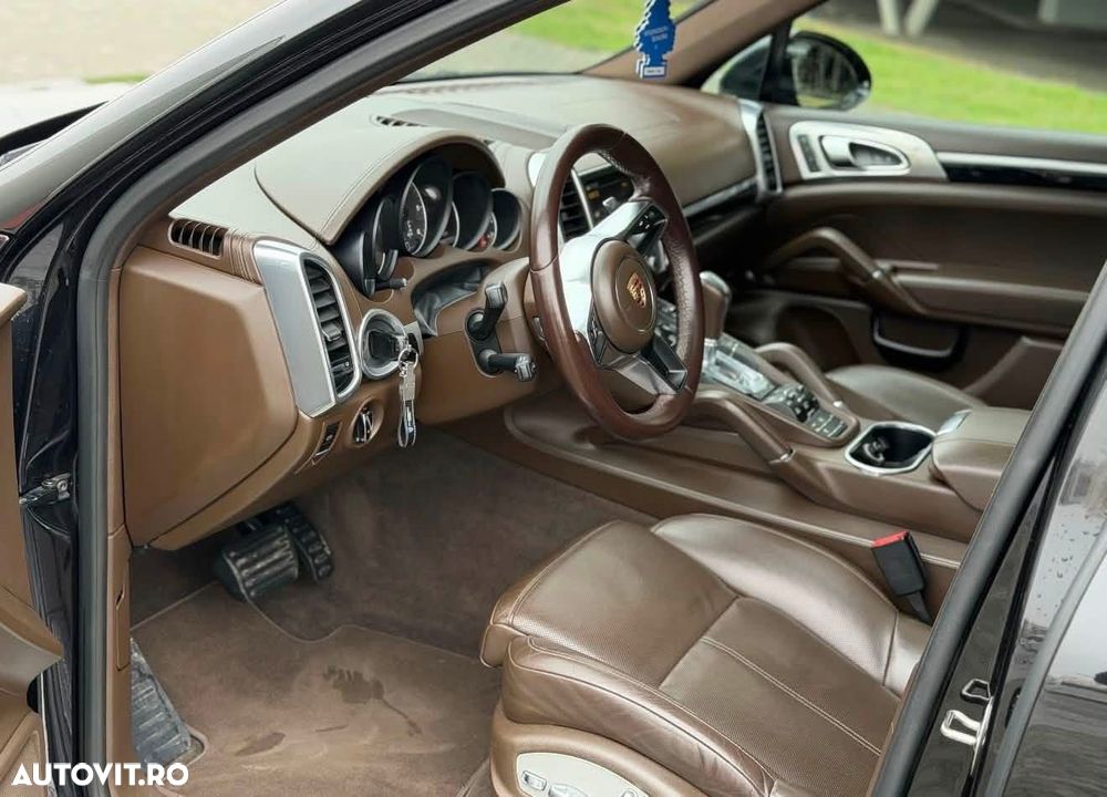 Porsche Cayenne 3.0 L - 3
