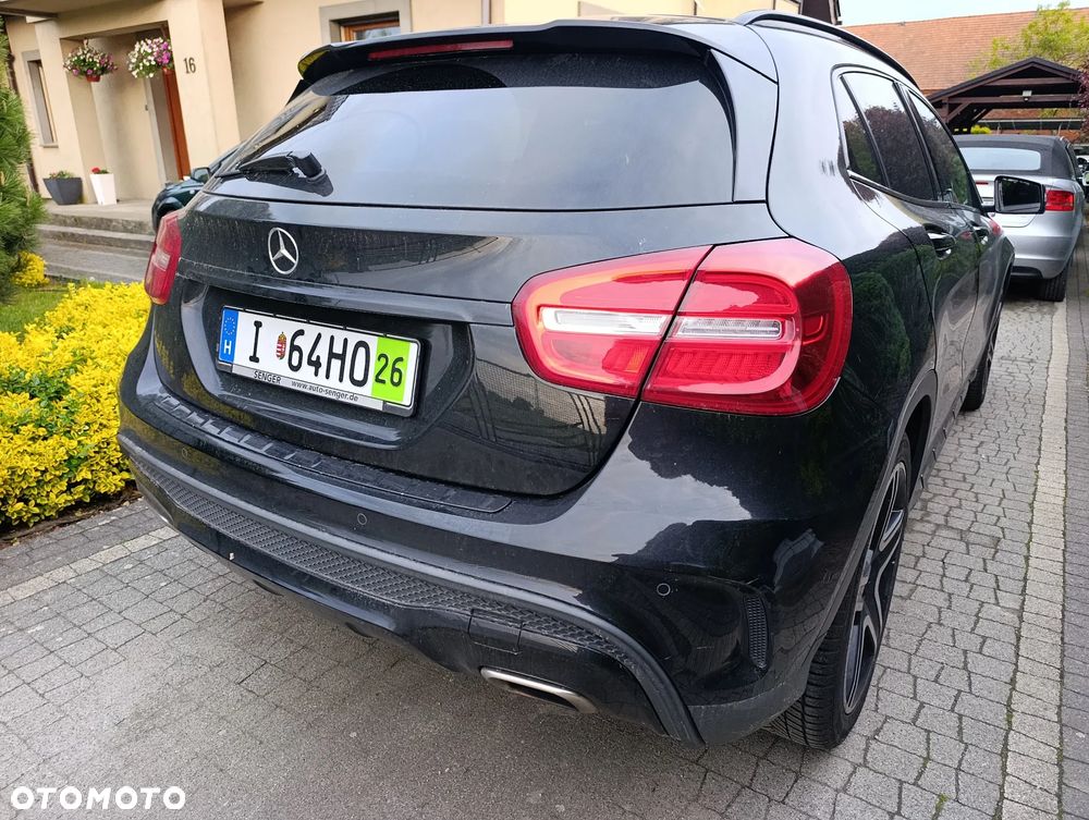 Mercedes-Benz GLA 250 AMG Line - 19