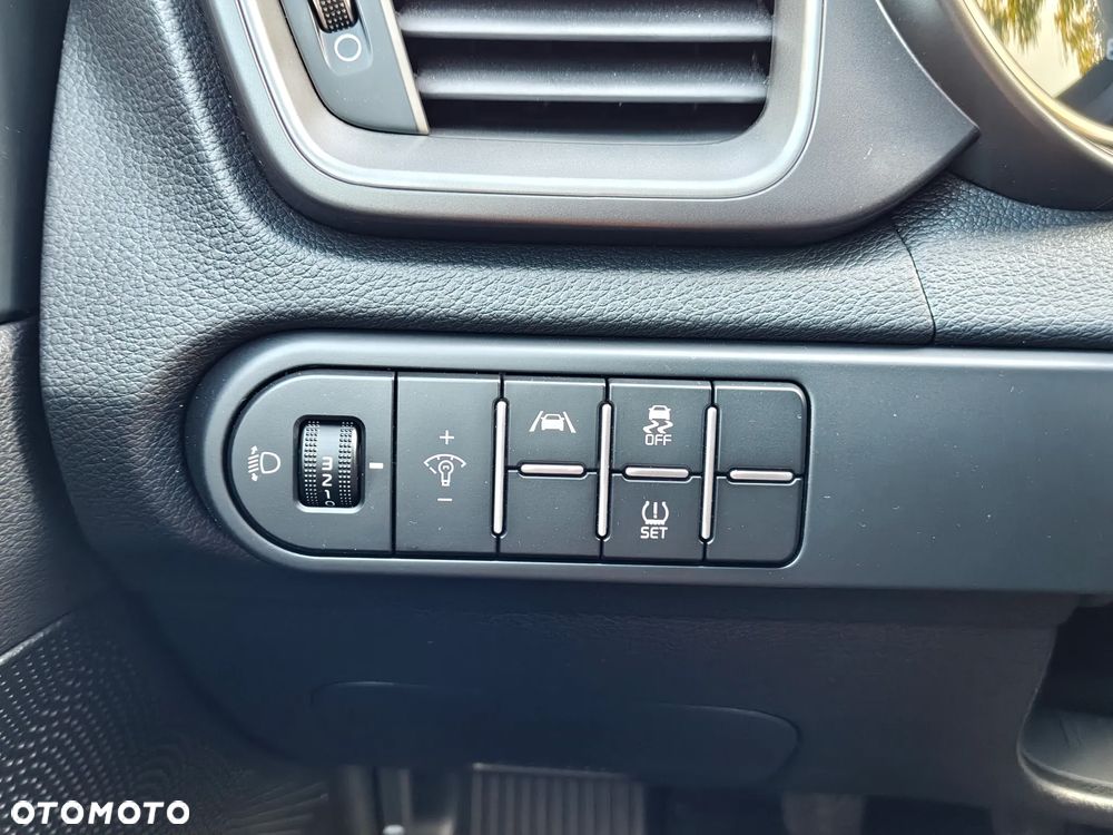 Kia Ceed 1.5 T-GDI M - 14