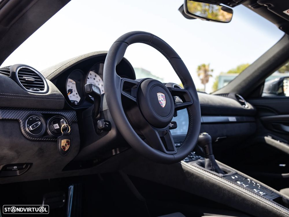 Porsche 718 Spyder - 50