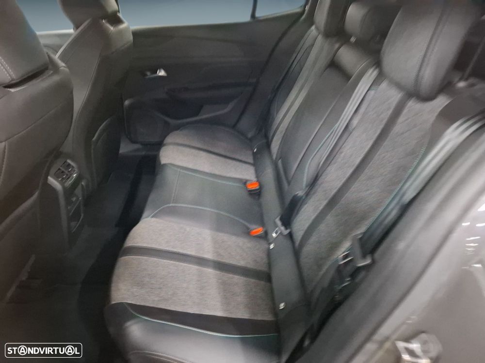 Peugeot 408 1.2 PureTech Allure EAT8 - 14