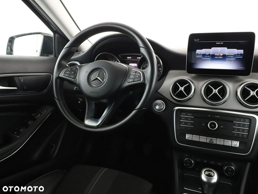 Mercedes-Benz GLA 180 d Urban - 17