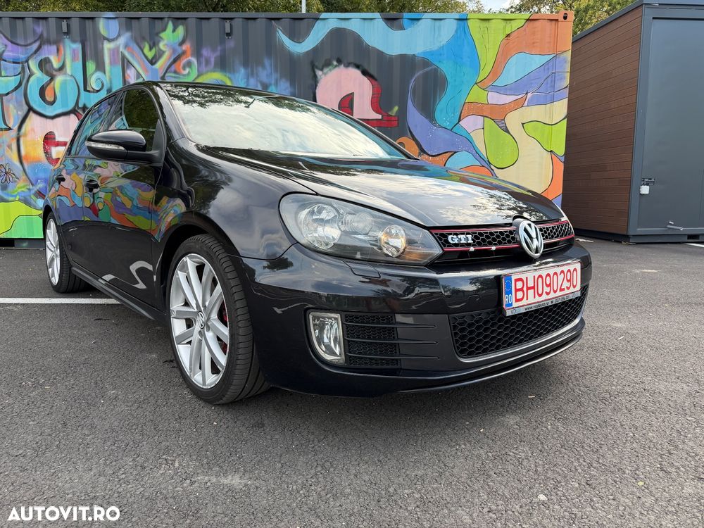 Volkswagen Golf - 1