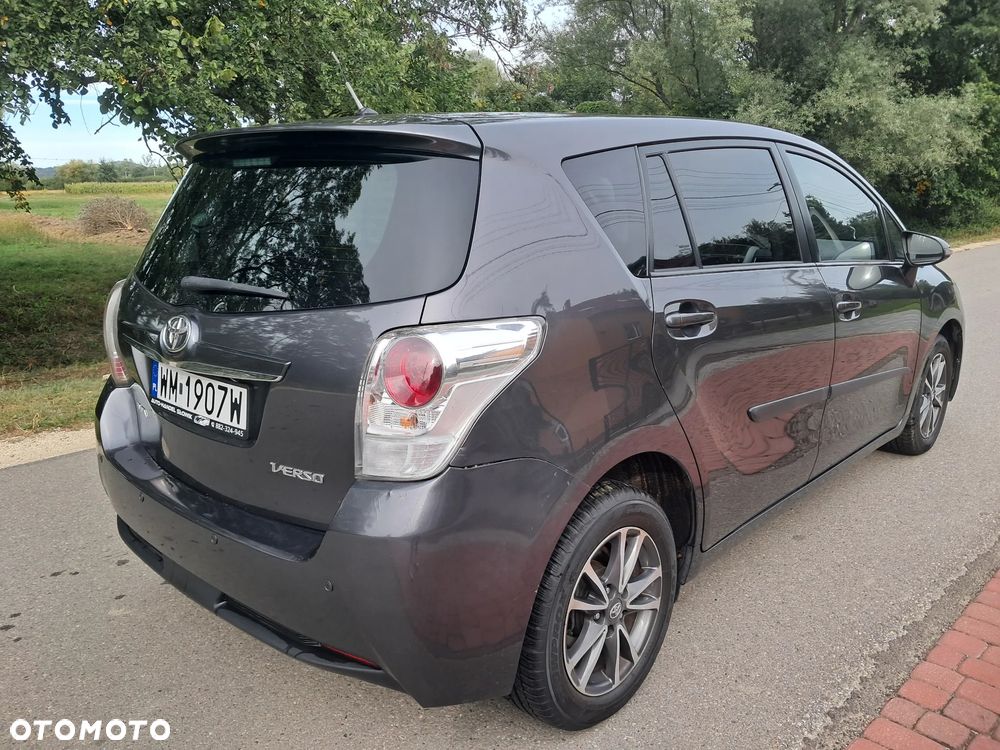Toyota Verso 1.6 D-4D Active 7os - 12