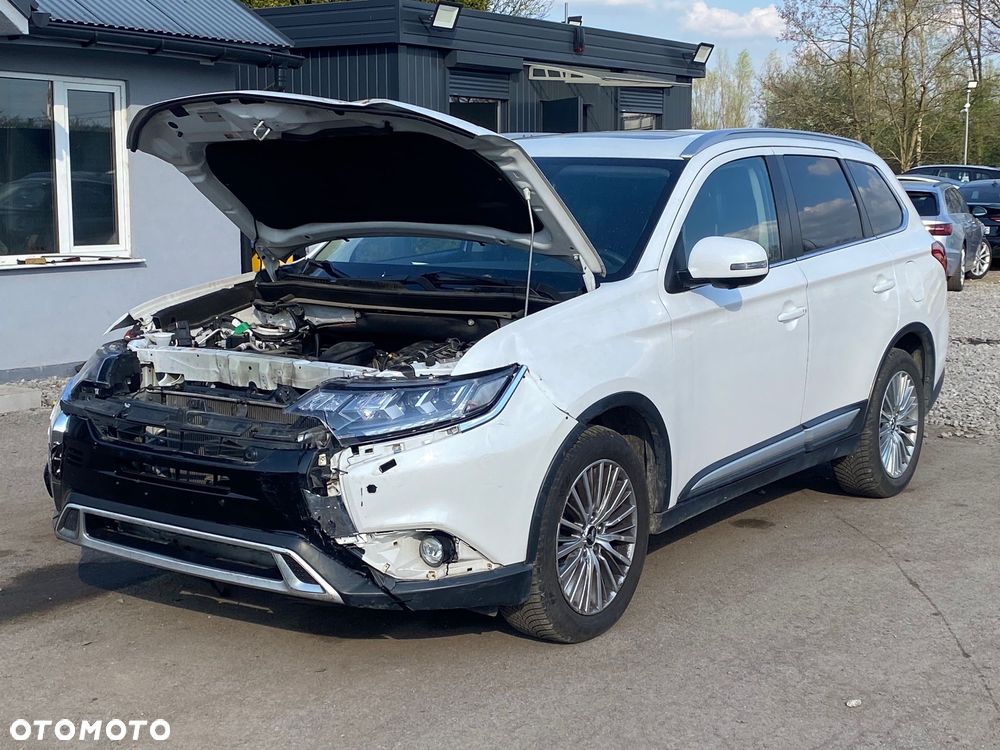 Mitsubishi Outlander - 4