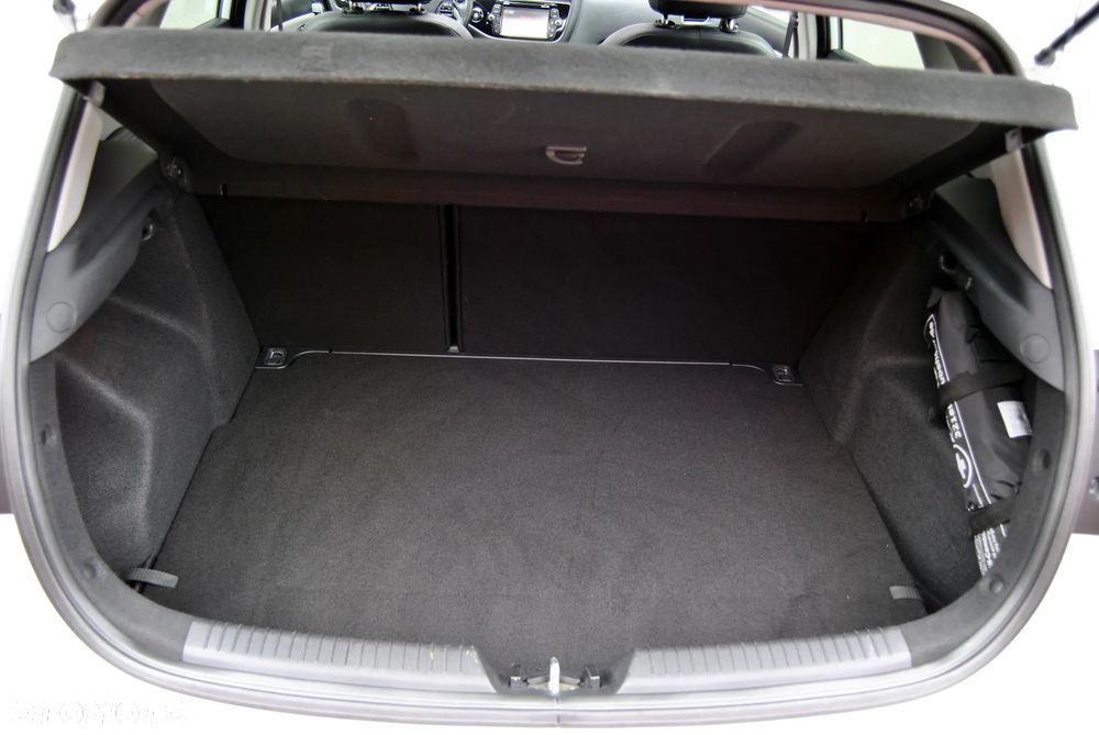 Kia Ceed 1.6 GDI Spirit - 28