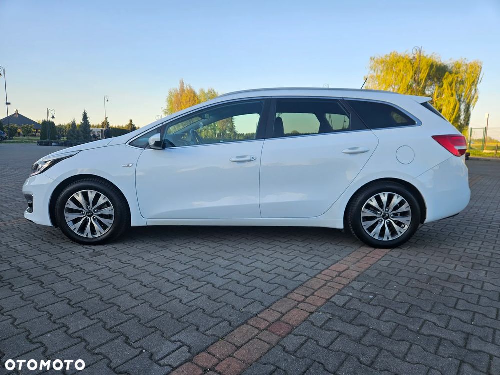 Kia Ceed 1.6 CRDi 136 ISG Dream-Team Edition - 15