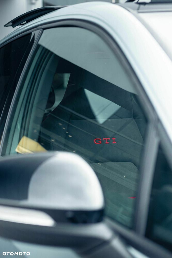 Volkswagen Golf - 35