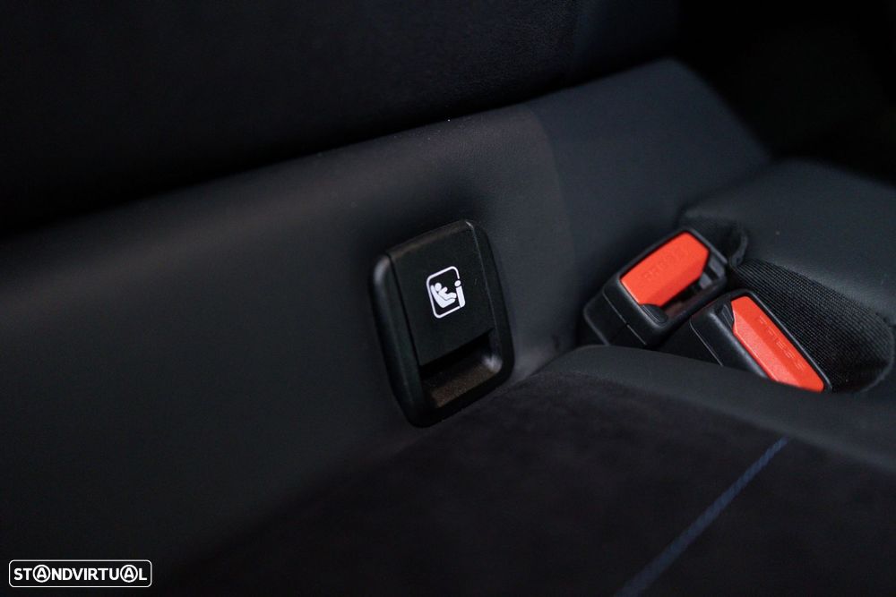 BMW 118 d Pack Desportivo M - 42