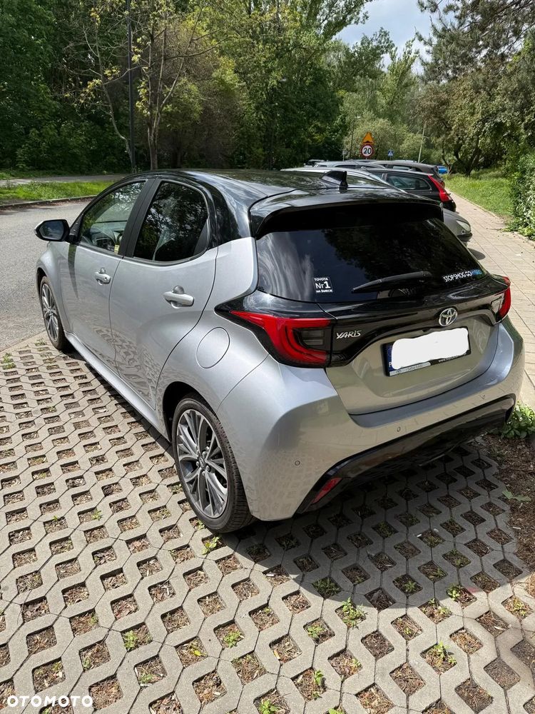 Toyota Yaris Hybrid 1.5 Executive - 3