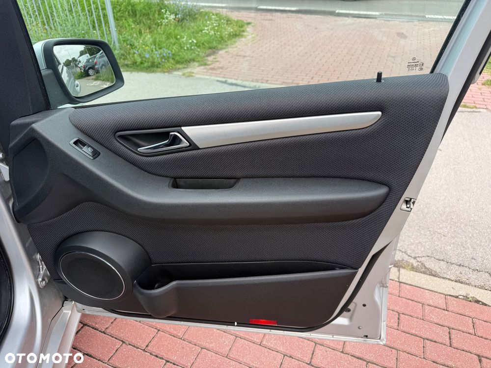 Mercedes-Benz Klasa B 170 Autotronic Special Edition - 26