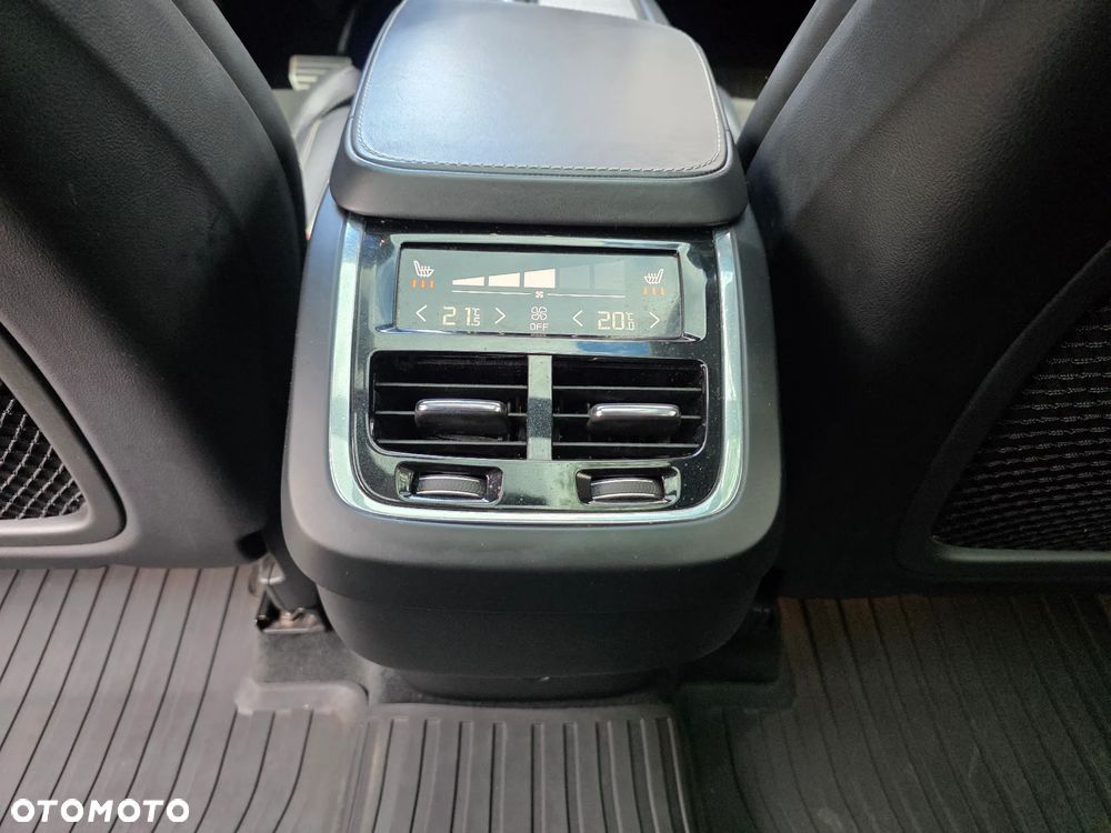 Volvo XC 90 T6 AWD Geartronic RDesign - 24
