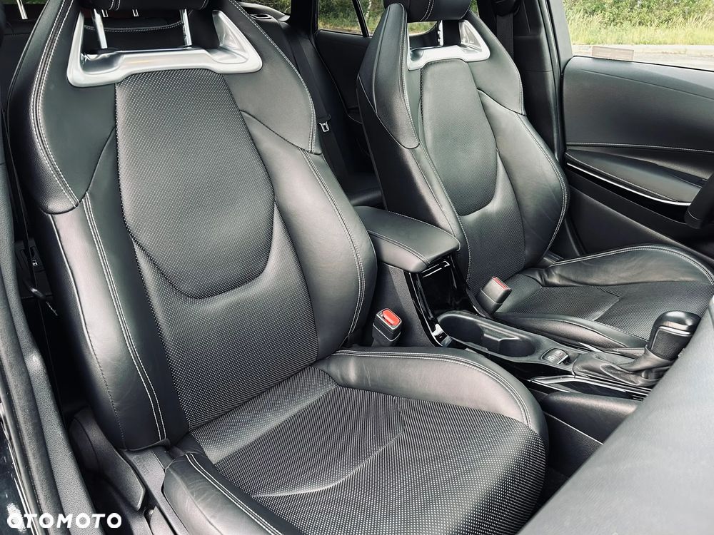 Toyota Corolla 2.0 Hybrid Executive - 35