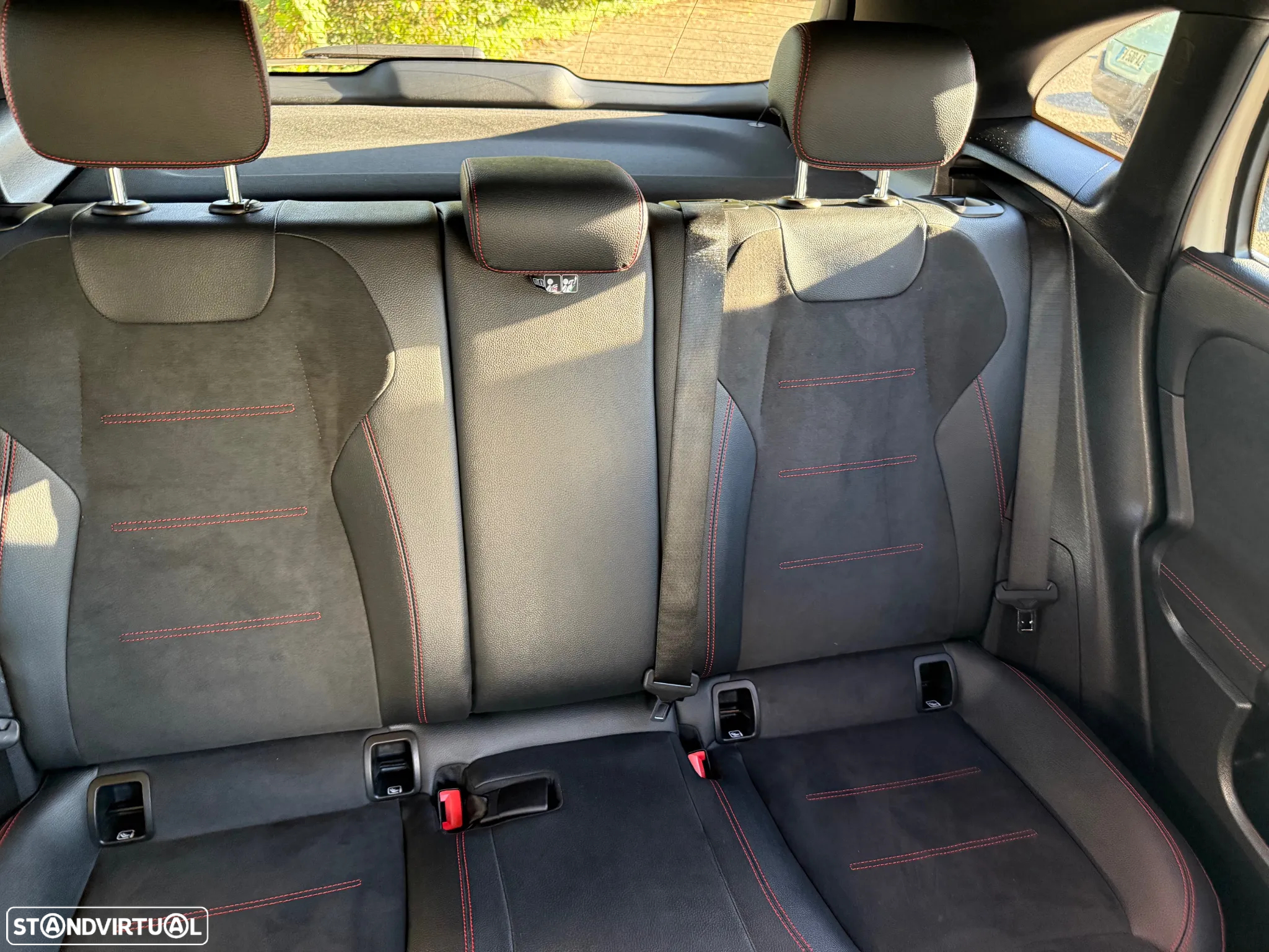 Mercedes-Benz GLA 250 e AMG Line - 20