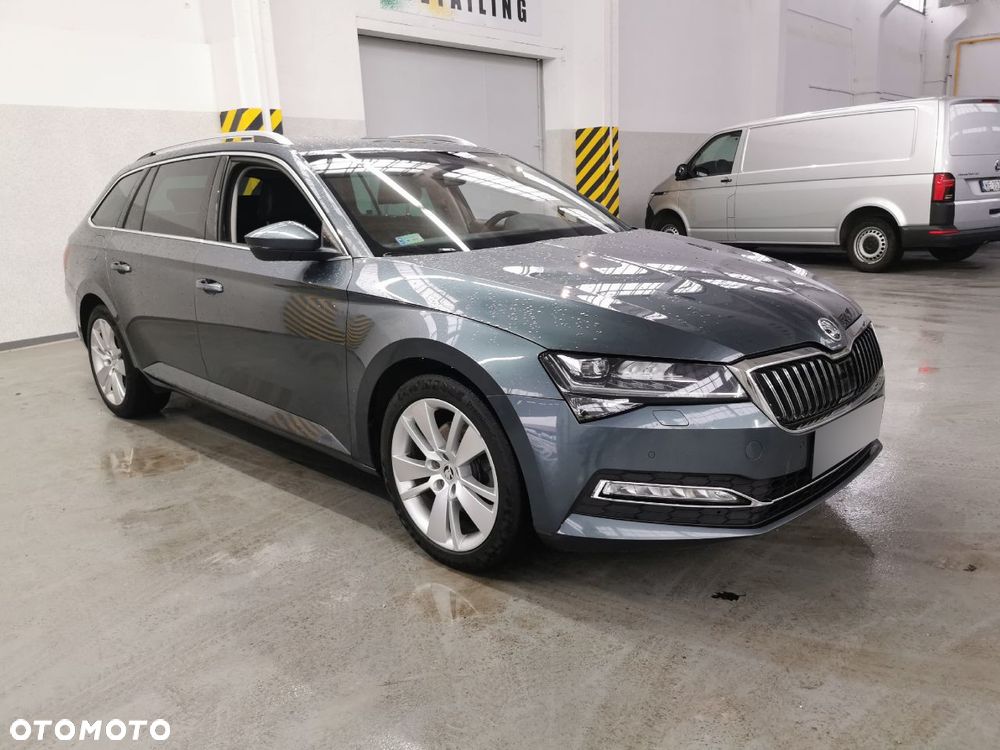 Skoda Superb 2.0 TDI SCR 4x4 Style DSG - 10