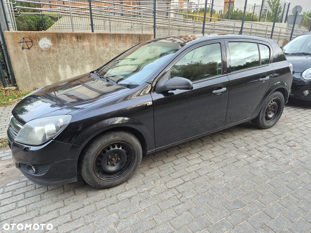 Opel Astra IV 1.6 Essentia - 4