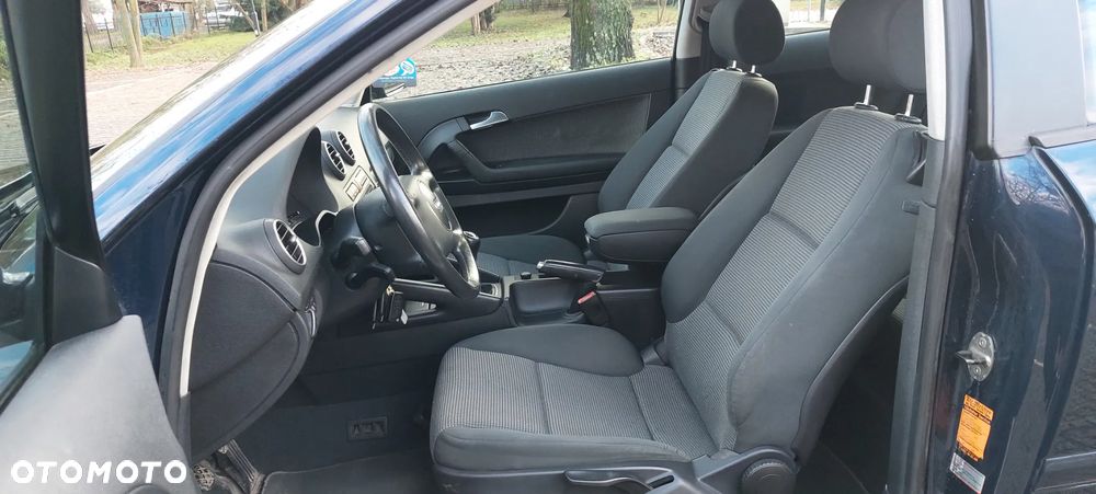 Audi A3 3-drzwiowe 1.6 Ambiente - 7
