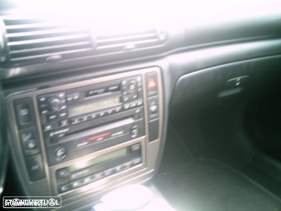 VW Passat 2.8 v6 de 2002 para peças - 8
