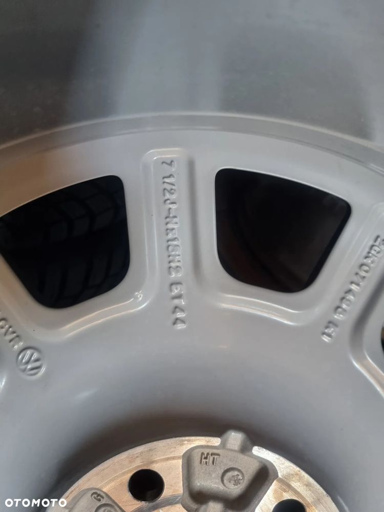 VW TAOS 2GK,T-ROC 2GA KOLA ALU 7,5X18 ET44 5x112,GOODYEAR 215/50R18 2023r,8mm jak nowe - 18