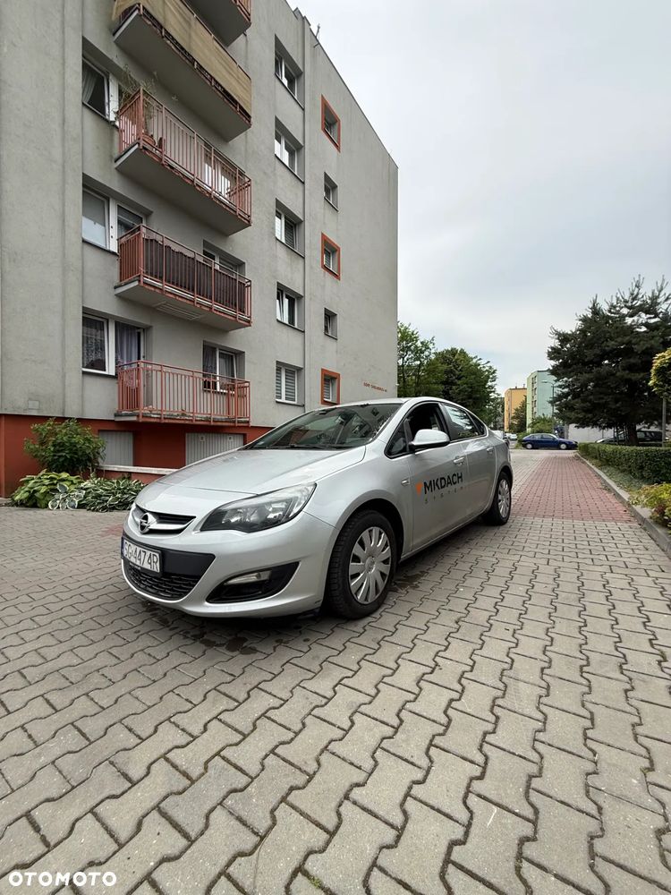 Opel Astra IV 1.4 T Essentia EU6 - 7