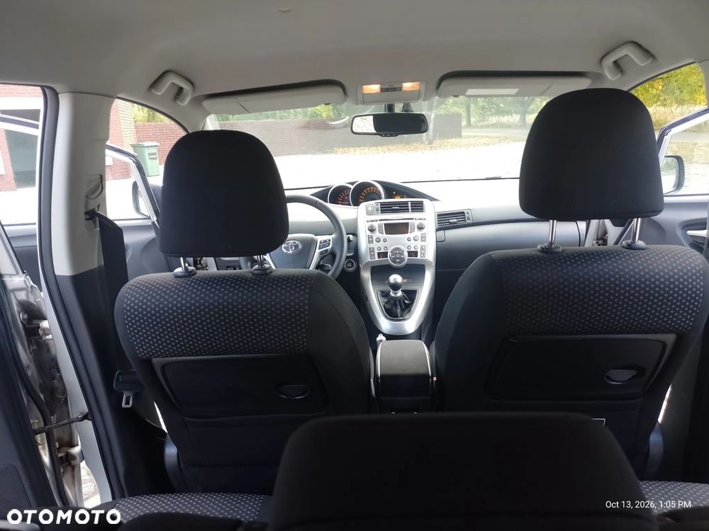 Toyota Verso 1.8 Executive - 17