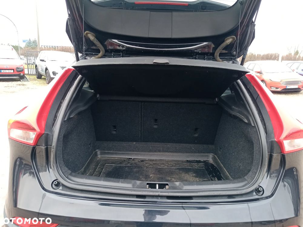 Volvo V40 Cross Country D3 Ocean Race - 18