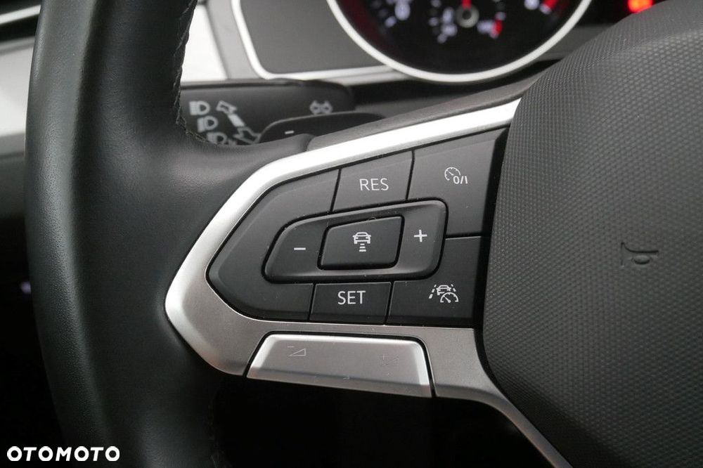 Volkswagen Passat Variant 2.0 TSI Business DSG - 22