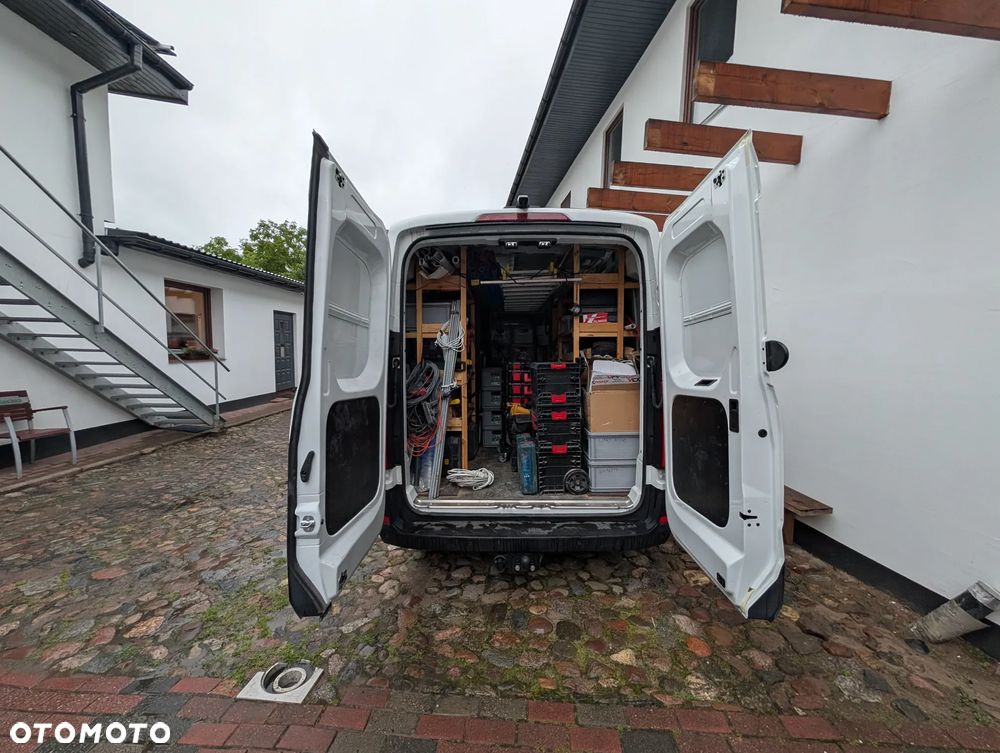 Maxus Deliver 9 - 5