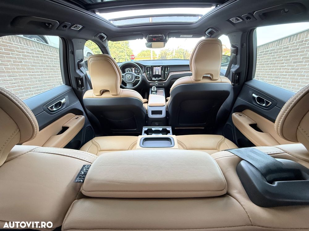 Volvo XC 60 T6 AWD Recharge Geartronic Inscription Expression - 27