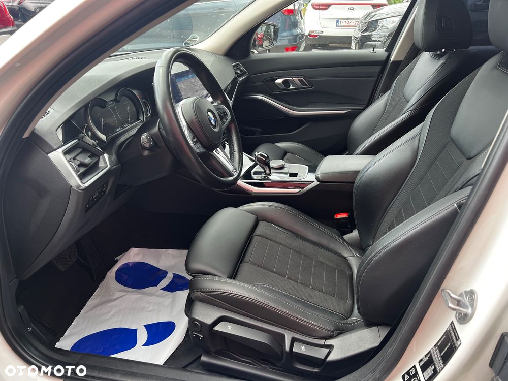 BMW Seria 3 320d xDrive Edition M Sport Shadow - 5